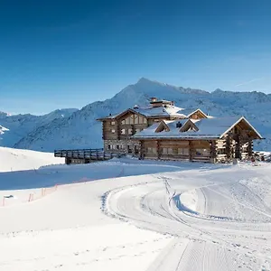 Sunny Valley Mountain Hotel